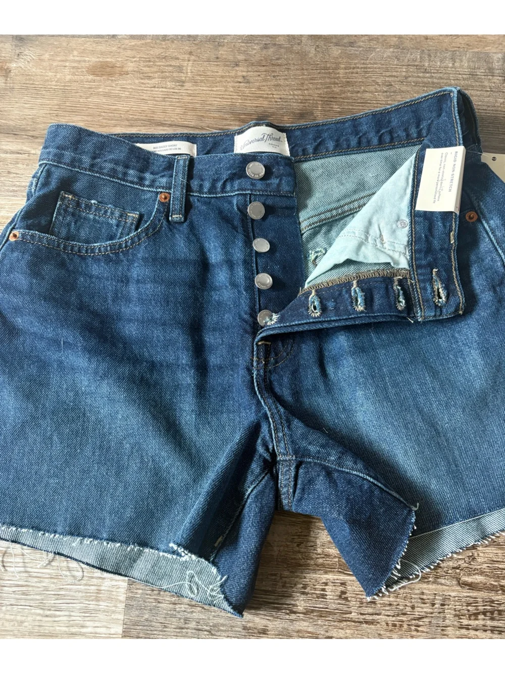 Universal Thread 90s Baggy Denim Shorts – Size 4